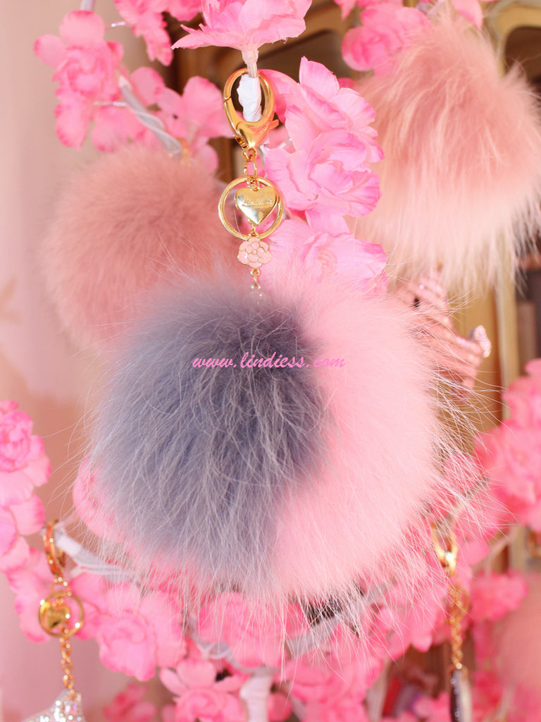 DREAMY CAMELLIA POM POM