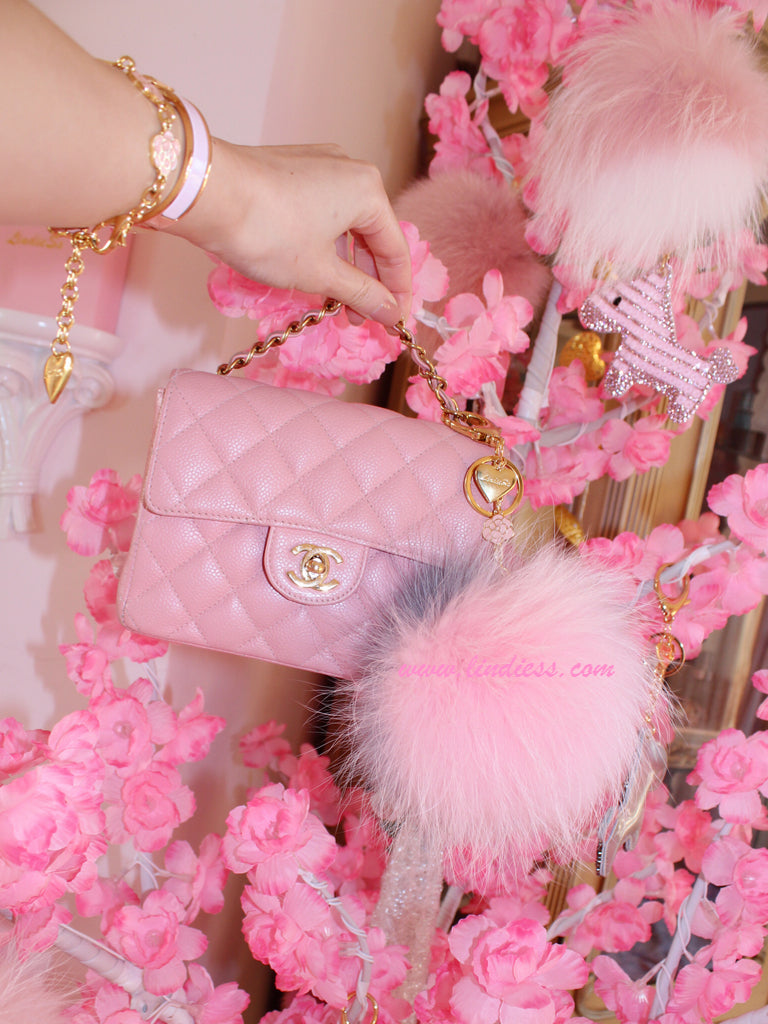 DREAMY CAMELLIA POM POM