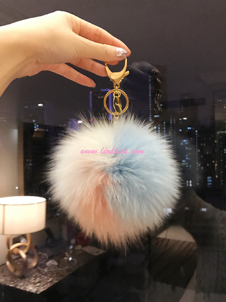 DREAMY TRICOLOR POM POM