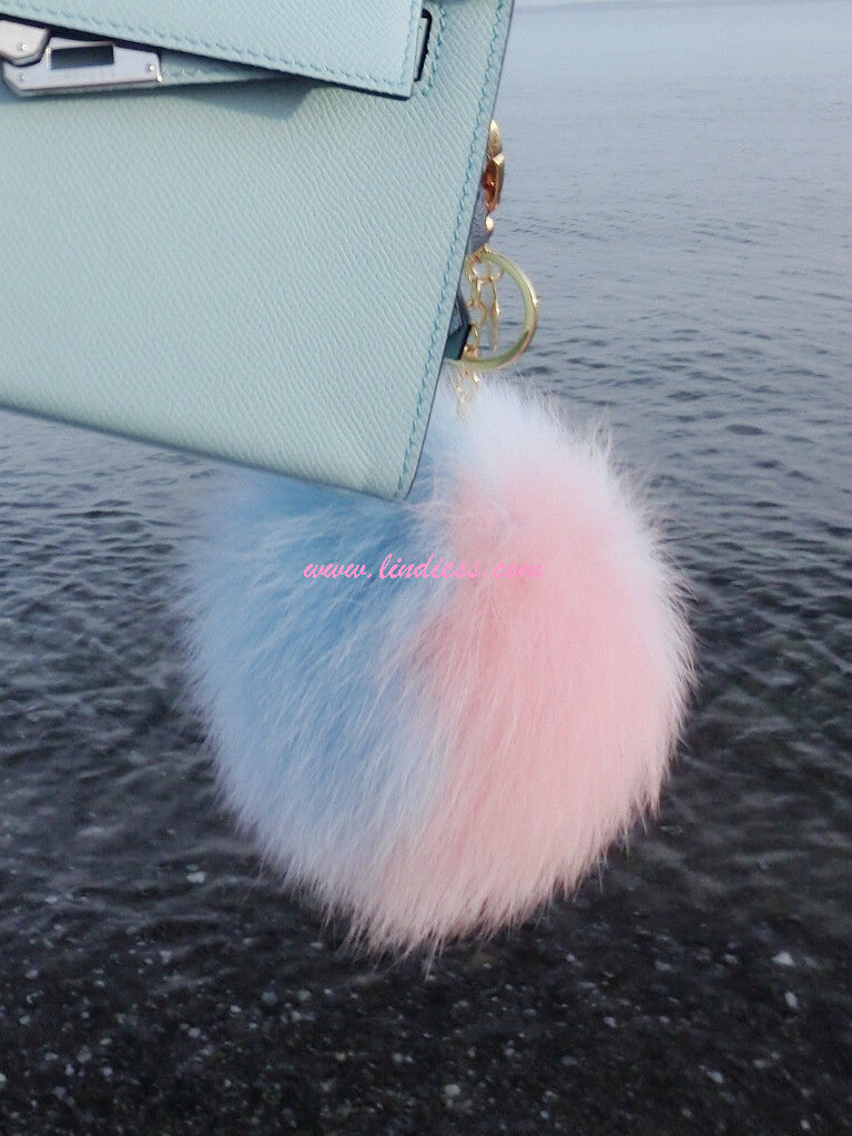 DREAMY TRICOLOR POM POM