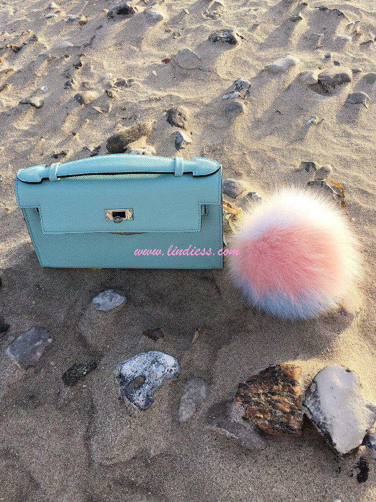 DREAMY TRICOLOR POM POM