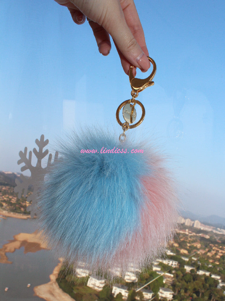 DREAMY TRICOLOR POM POM