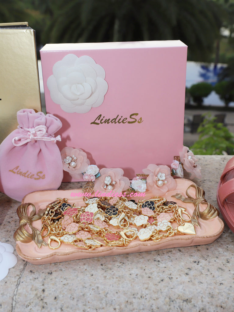 CAMELLIA LOVE BRACELET