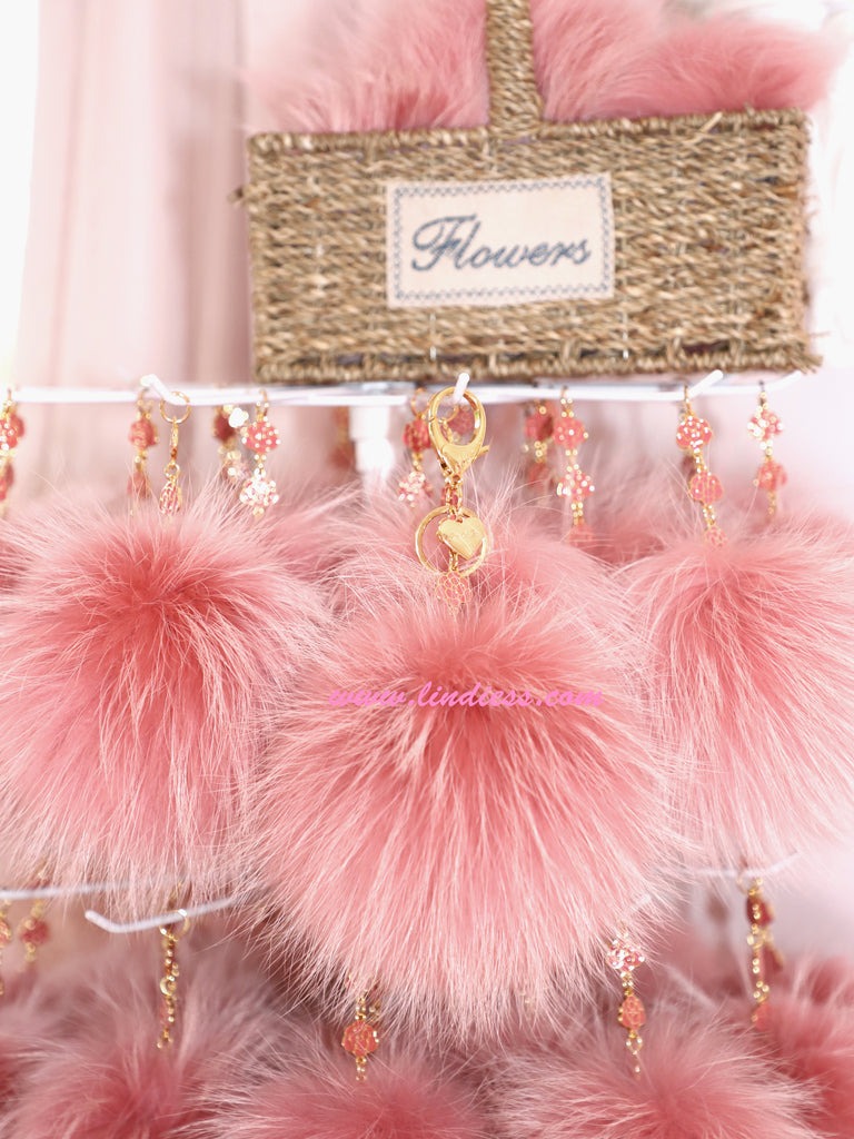 DREAMY CAMELLIA POM POM