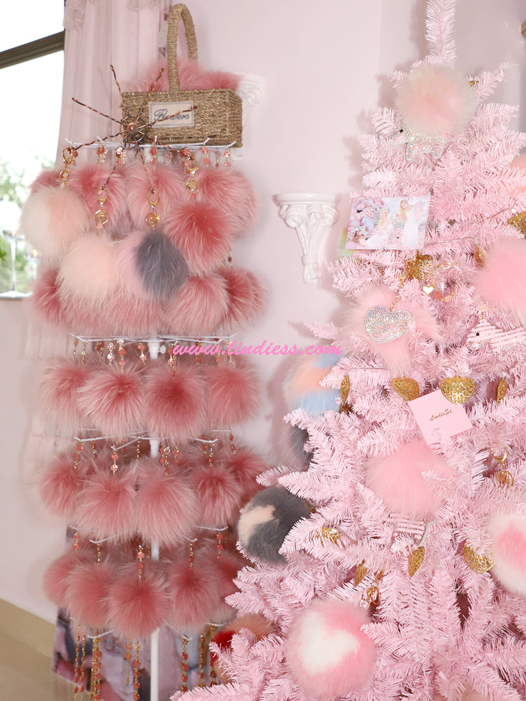 DREAMY CAMELLIA POM POM