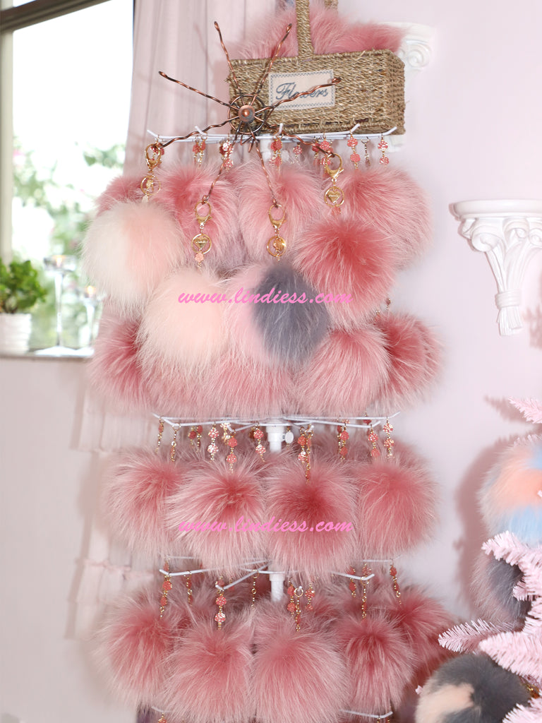 DREAMY CAMELLIA POM POM