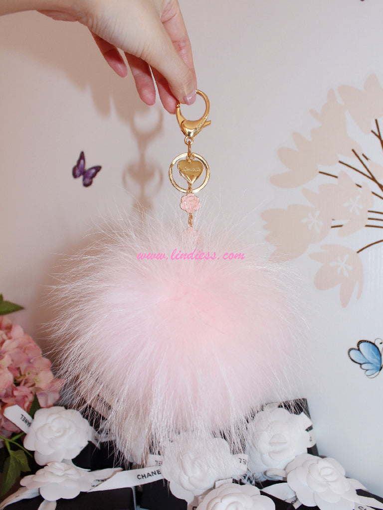 DREAMY CAMELLIA POM POM