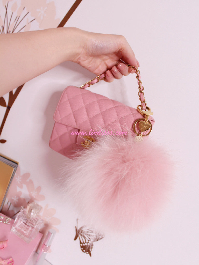 DREAMY CAMELLIA POM POM