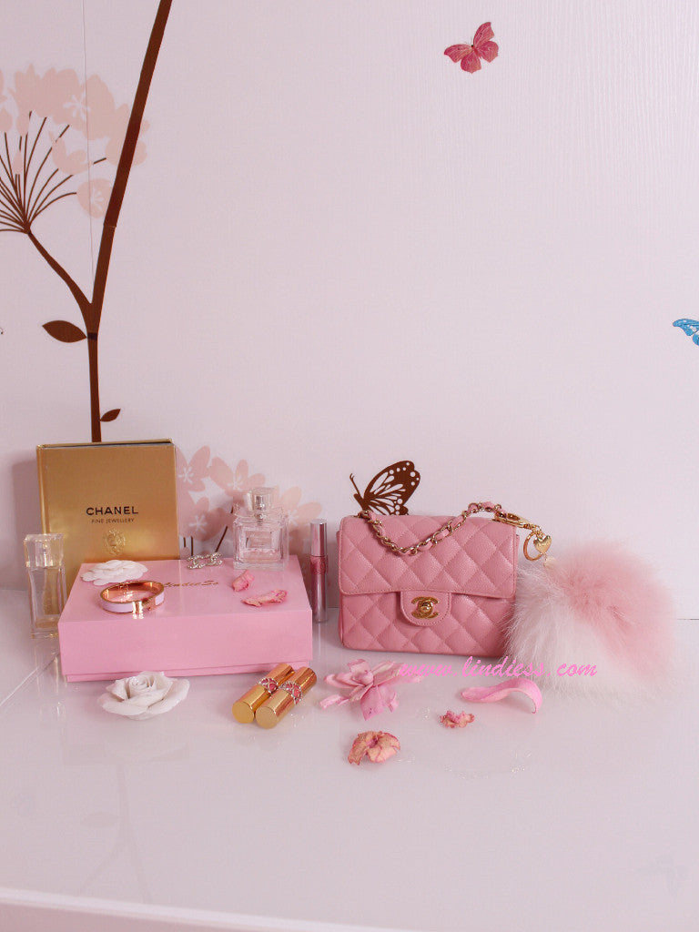 DREAMY CAMELLIA POM POM