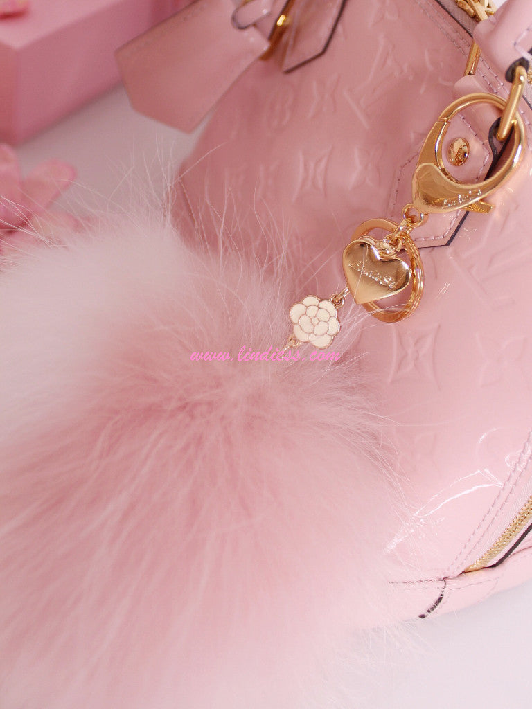 DREAMY CAMELLIA POM POM