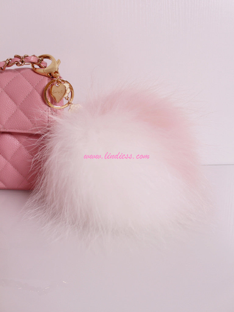 DREAMY CAMELLIA POM POM
